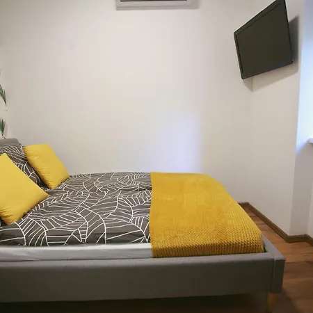 Szieszta Apartman * Seghedin
